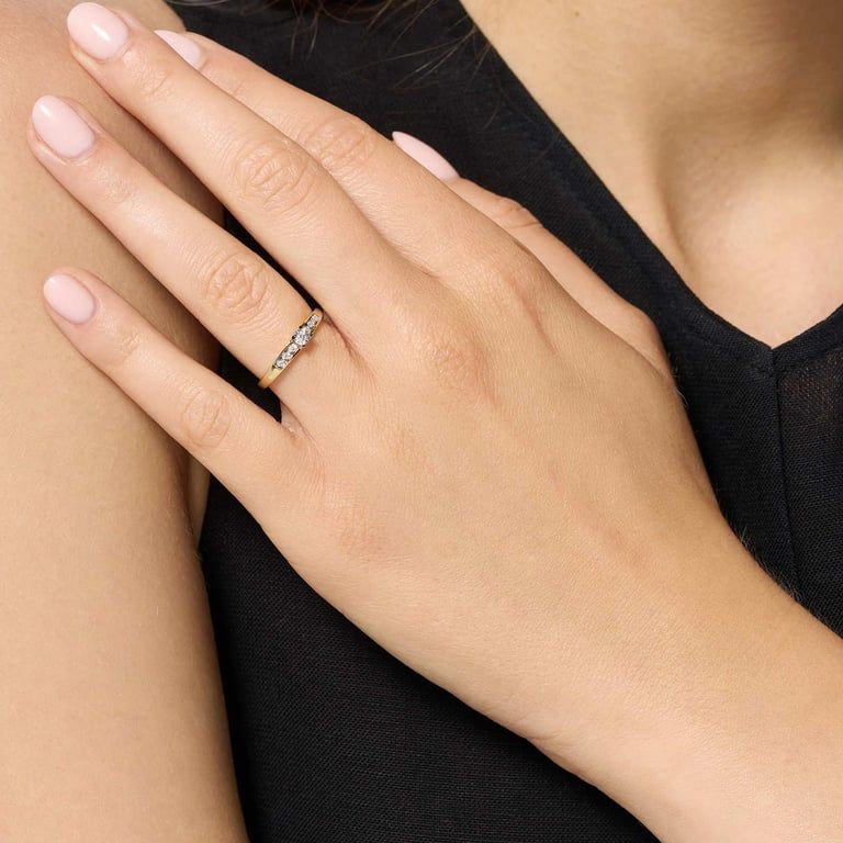 18k guldring, äkta diamanter - sidostensring, 15 3