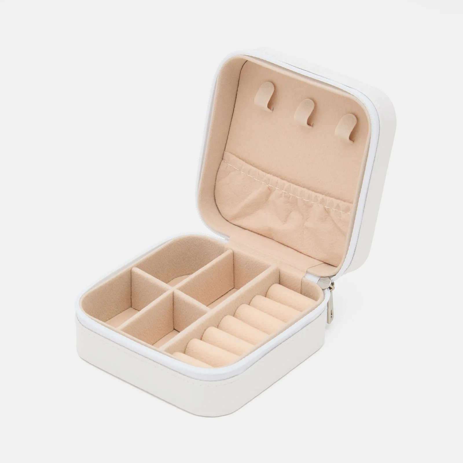 Resesmyckeskrin, vitt