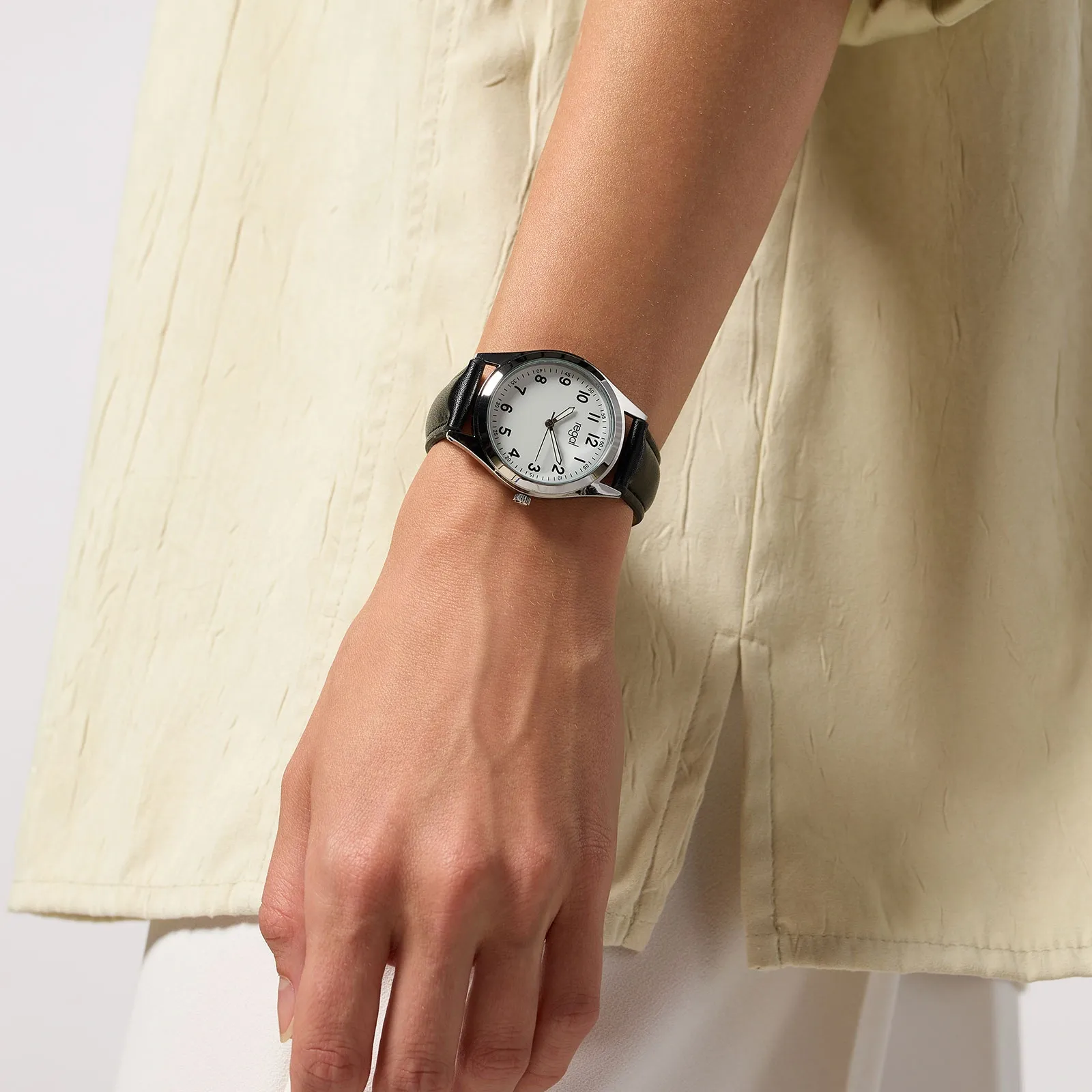 Regal Classic line - svart band, silverton/vit, 36mm 2